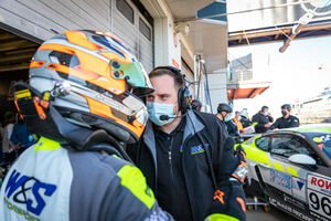 W&S Motorsport Teamchef Daniel Schellhaas mit Max Kronberg